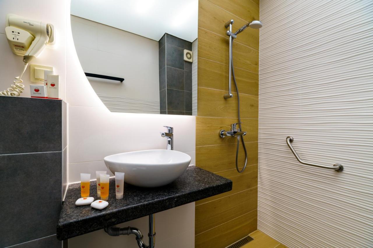 Bistra & Galina Hotel รูเซ ภายนอก รูปภาพ